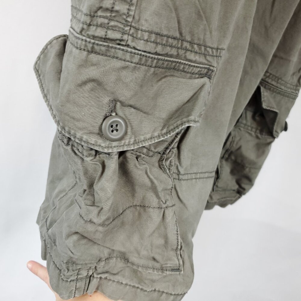 Old Navy Grey Cargo Shorts Mens Sz 36 Tall - Picture 3 of 8